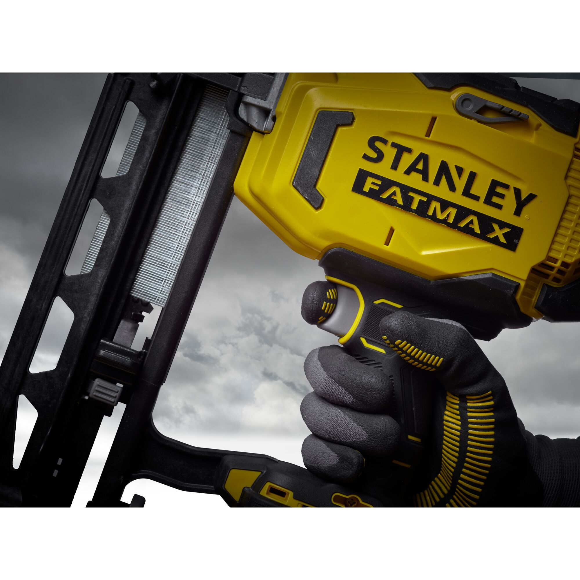 18V STANLEY FATMAX V20 Cordless 16 Gauge Finishing Nailer with 2