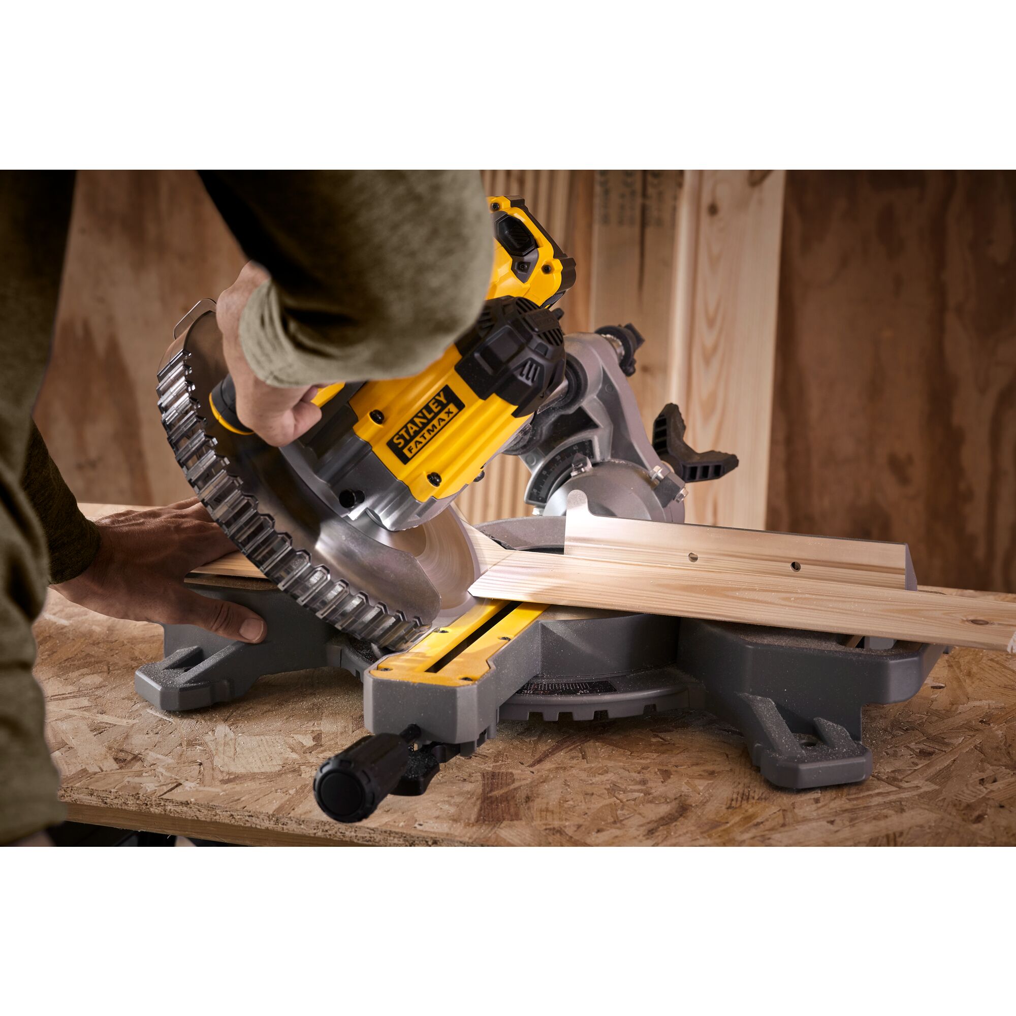 18V STANLEY FATMAX V20 Cordless 190mm Mitre Saw with 1 x 4.0Ah